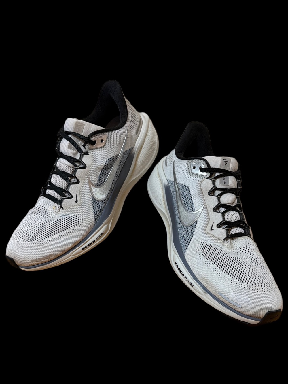 Nike Air Pegasus 42 Men’s White, Gray & Black Runners size 11 GUC